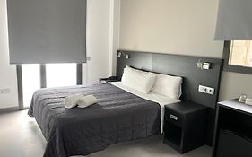 6 Bis Hotel